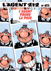 L'agent 212 -25a2011- L'agent prend la pose