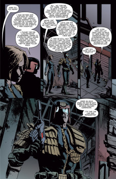 Extrait de Judge Dredd : Year One (2013) -4- Issue # 4